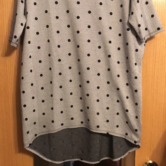 Grey with black polka dot LuLaRoe Short sleeve blouse size small - Picture 3 of 9